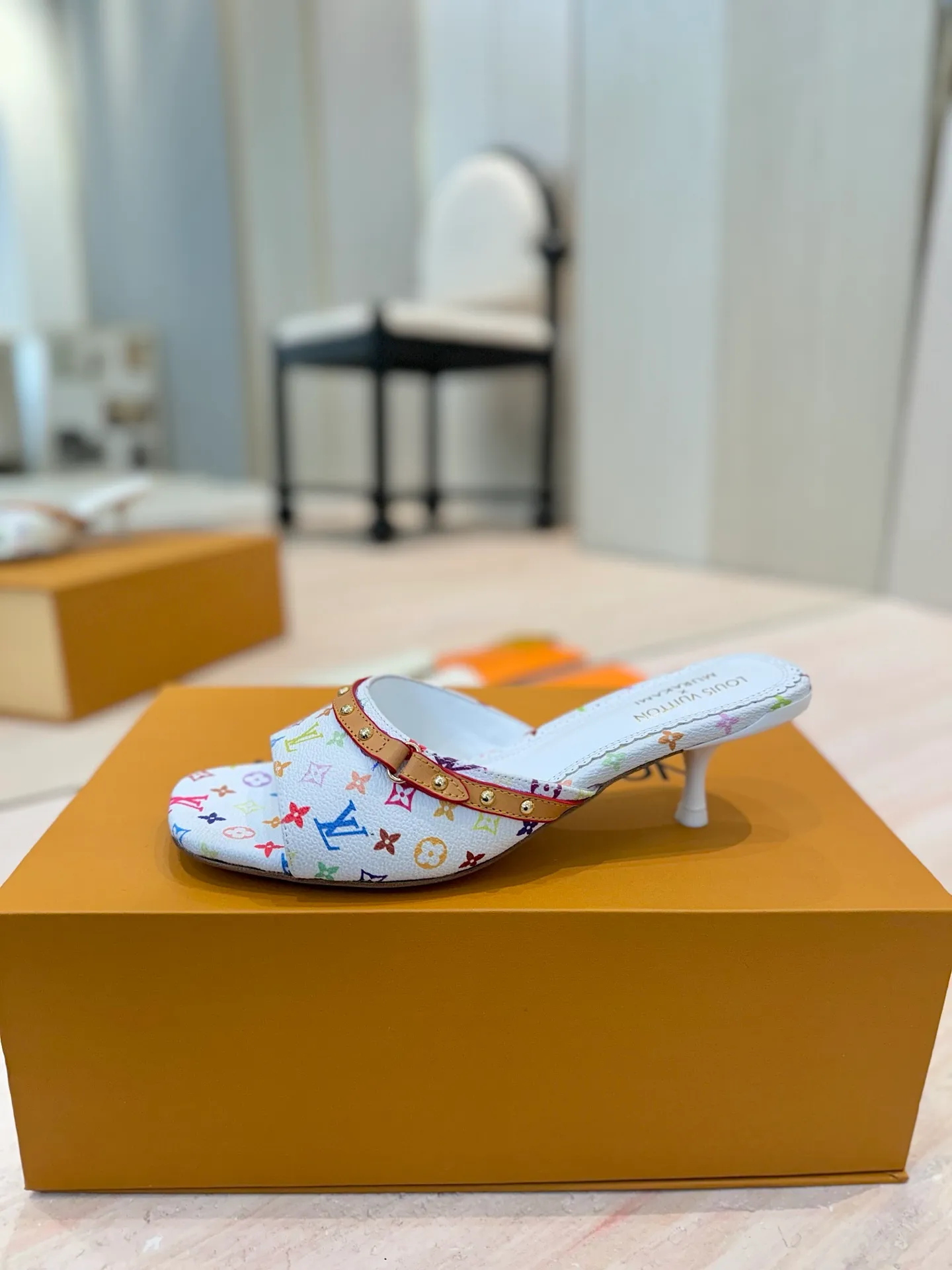 👟👟Ex-factory price 600👟👟 (top version) louis vuitton LV Louis Vuitton 25/Spring and Summer The latest Mary Jane shoes are simple and exquisite, full of high-end, showing elegance~ They look great on the feet and are full of summer shoes💯Awesome ✅Upper: 3D printed cowhide ✅Inner lining: Sheepskin lining, ✅Outsole: Genuine leather outsole imported from Italy ✅Size: 35-41 (40 to 41 customized, non-returnable) ✅Packaging: full set of packaging